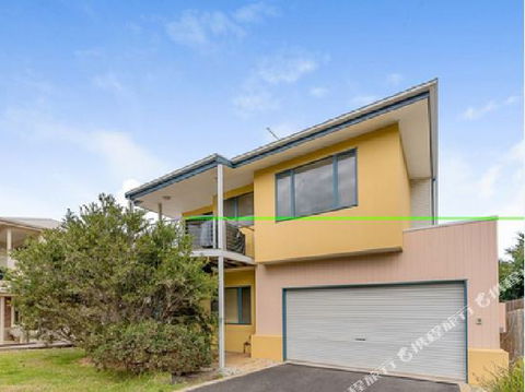 Fabulous Townhouse At The Famous Smiths Beach - Holiday Sunshine Coast 1