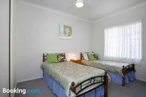 All Seasons Port Elliot Holiday House - Holiday Sunshine Coast 1