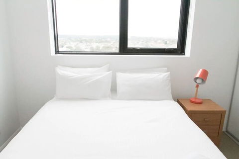 Modern 2 Bedroom Apartment In Melbournes Northcote - Sunshine Coast Tourism 4