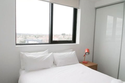 Modern 2 Bedroom Apartment In Melbournes Northcote - Sunshine Coast Tourism 5