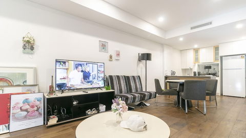 A02-darling Harbour 2 BDR Loft - Sunshine Coast Tourism 4