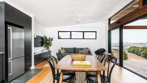 Your Luxury Escape - Carinya Cottages 4 - Holiday Sunshine Coast 5