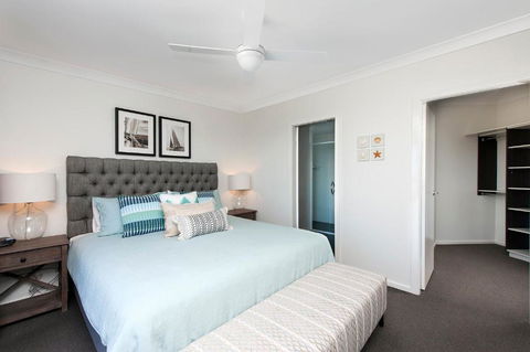 Mollymook Beachfront Penthouse 9 - Sunshine Coast Tourism 4