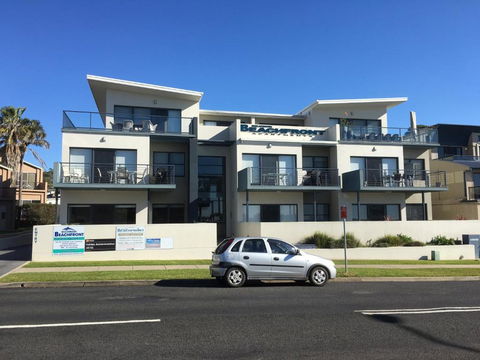 Mollymook Beachfront Penthouse 9 - Sunshine Coast Tourism 3
