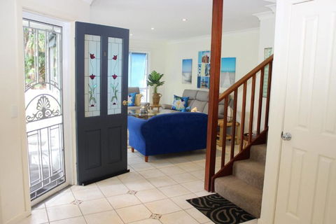 PACIFIC PALMS - Sunshine Coast Tourism 4