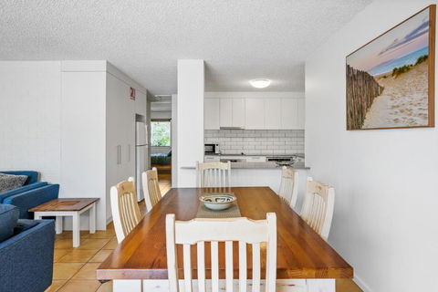 2 / 56 Lawson StreetatClarkes Beach - Sunshine Coast Tourism 3