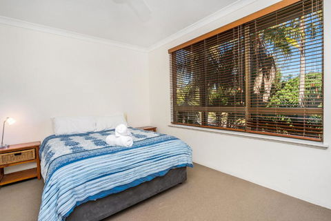 BreezeatByron 1 Clarkes Beach - Sunshine Coast Tourism 3