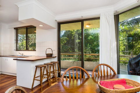 BreezeatByron 1 Clarkes Beach - Sunshine Coast Tourism 6
