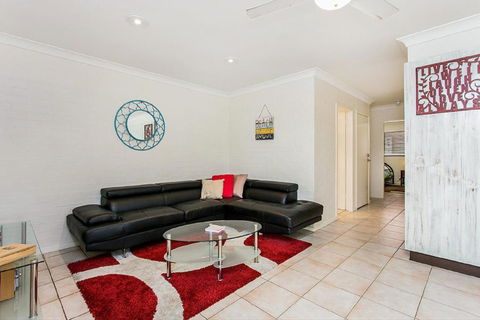 Fiesta Palms 6 Central Byron Bay - Sunshine Coast Tourism 2