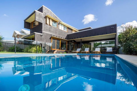 Byron Beausoleil Belongil Beach - Sunshine Coast Tourism 5