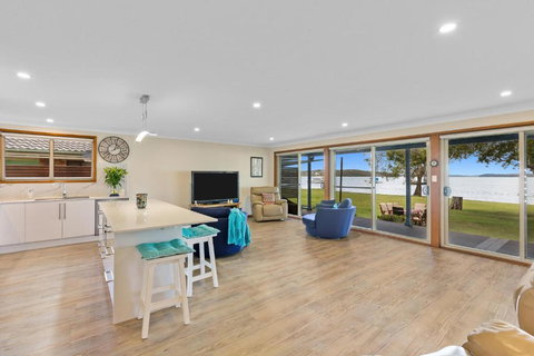 Kalimna Lakeside Living - Holiday Sunshine Coast 2
