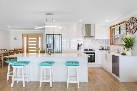 Kalimna Lakeside Living - Holiday Sunshine Coast 4