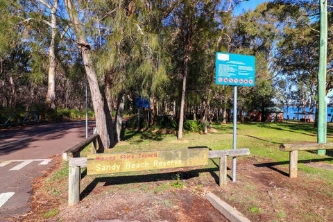 Kalimna Lakeside Living - Holiday Sunshine Coast 5