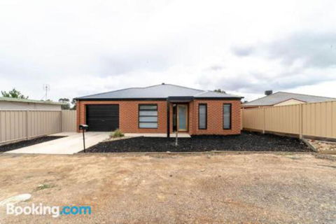 Averys Retreat - Holiday Sunshine Coast 2