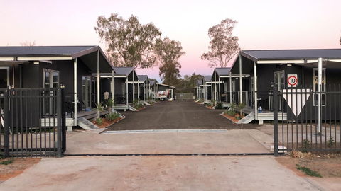 Sunshine Gardens Bourke Resort - Holiday Sunshine Coast 1