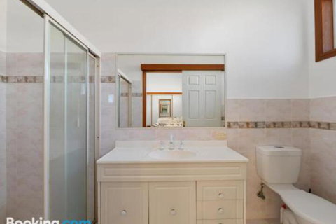 Surf Mist - Sunshine Coast Tourism 0