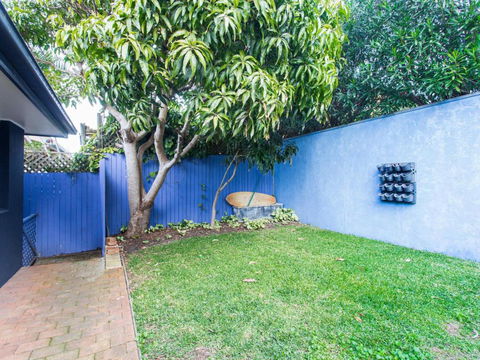 Easy Living At 14 Daphne Street - Holiday Sunshine Coast 4
