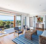 Easy Living at 14 Daphne Street - Holiday Sunshine Coast