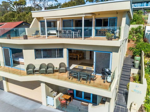 Aqua Shores Award Winning Apartment - Holiday Sunshine Coast 2