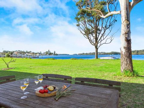 Noddys Riverside - Holiday Sunshine Coast 5