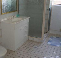 Retreat on Surf Beach - Holiday Sunshine Coast