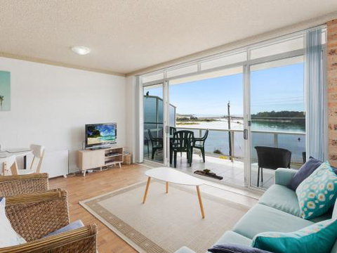 Sapphire Waters Unit 2 - Sunshine Coast Tourism 4