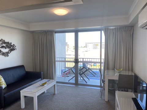 Airtrip Apartments On River Street - Holiday Sunshine Coast 4