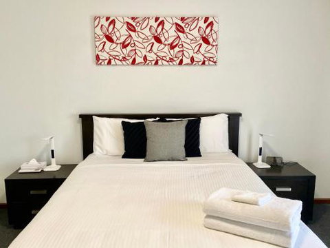 Sevens Avenue Guest House - Holiday Sunshine Coast 3