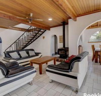 31 Rest Point Absolute Waterfront with Jetty - Holiday Sunshine Coast