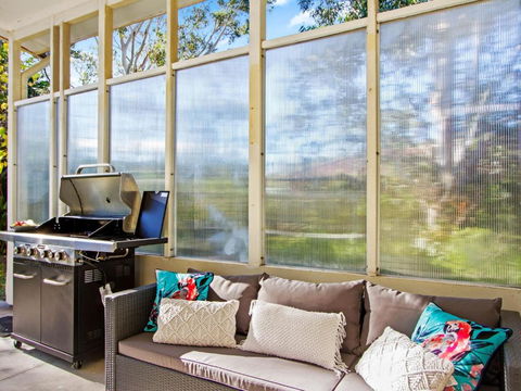 Sams Beach Shack - Holiday Sunshine Coast 6