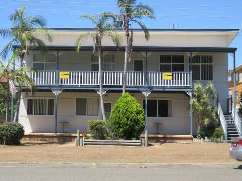 Cabenay 3 VIEWS ACROSS THE PARK - Holiday Sunshine Coast 0