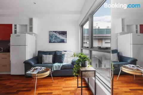 Heart Of Sandringham Apartment By Ready Set Host - Sunshine Coast Tourism 1