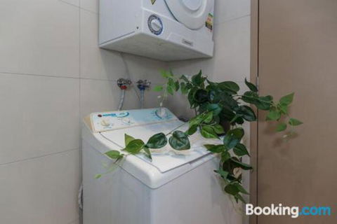 Heart Of Sandringham Apartment By Ready Set Host - Sunshine Coast Tourism 4