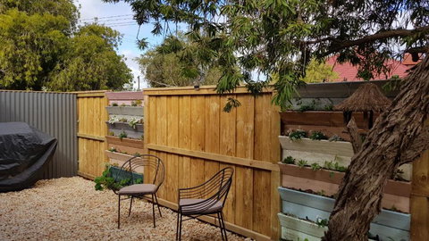 Red Ochre â€“ Large 1BR With Private Courtyard - Holiday Sunshine Coast 6