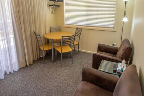 Nundle Accommodation - Holiday Sunshine Coast 2