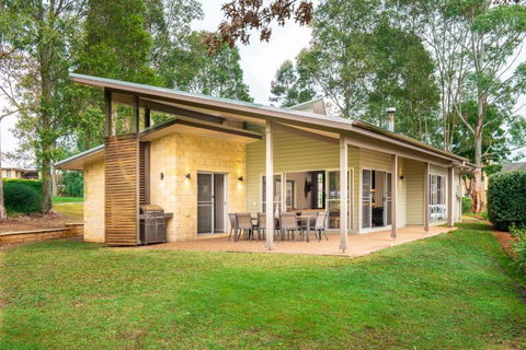 RUST - Holiday Sunshine Coast 3