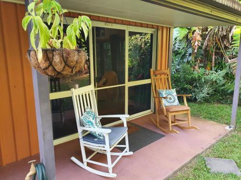 Garden Studio - Sunshine Coast Tourism 6