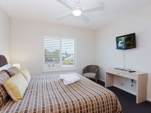 Oaks Pacific Blue 278 265 Sandy Point Road - Sunshine Coast Tourism 3