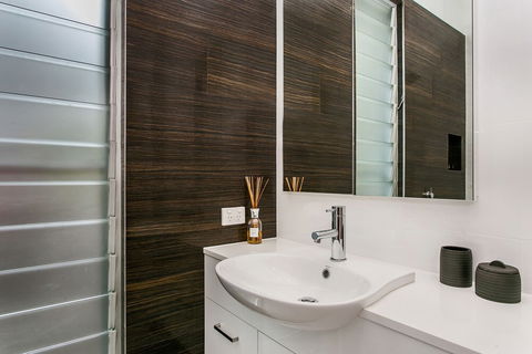 A PERFECT STAY - Studio 9 - Sunshine Coast Tourism 3