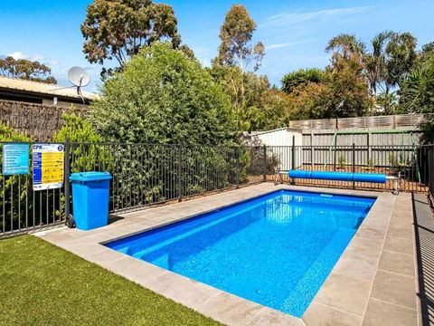 A Perfect Ten - Holiday Sunshine Coast 1