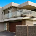Swan Bay Views - Sunshine Coast Tourism 0
