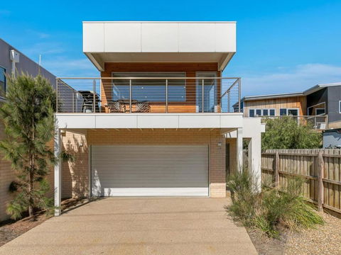 Swan Bay Lookout - Sunshine Coast Tourism 1
