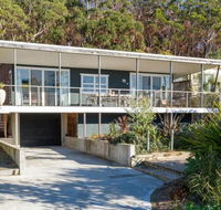 Palmwood at Hyams Beach 4pm Check Out Sundays - Holiday Sunshine Coast
