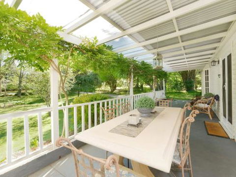 Redwood Cottage Burradoo Getaway Southern Highlands 4pm Check Out Sunday - Sunshine Coast Tourism 1
