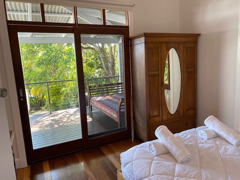 Seaview On Byron - Sunshine Coast Tourism 3