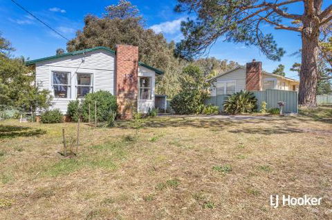 Cromarty Cottage 900m From Birubi Beach - Sunshine Coast Tourism 3