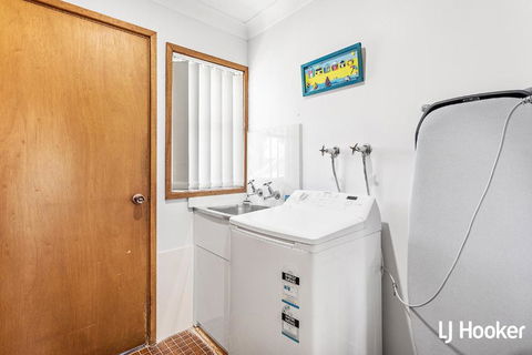 Cromarty Cottage 900m From Birubi Beach - Sunshine Coast Tourism 5