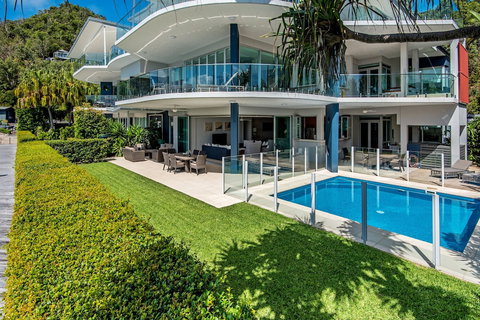 Pavillions 2 Luxury 4 Bedroom 3 Bathroom With In-ground Pool And Golf Buggy - Sunshine Coast Tourism 6