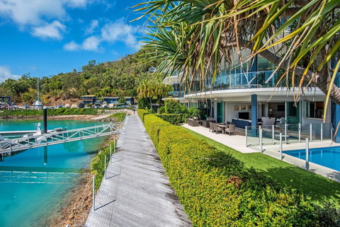 Pavillions 2 Luxury 4 Bedroom 3 Bathroom With In-ground Pool And Golf Buggy - Sunshine Coast Tourism 2