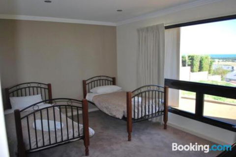 Eagles Nest - Holiday Sunshine Coast 2
